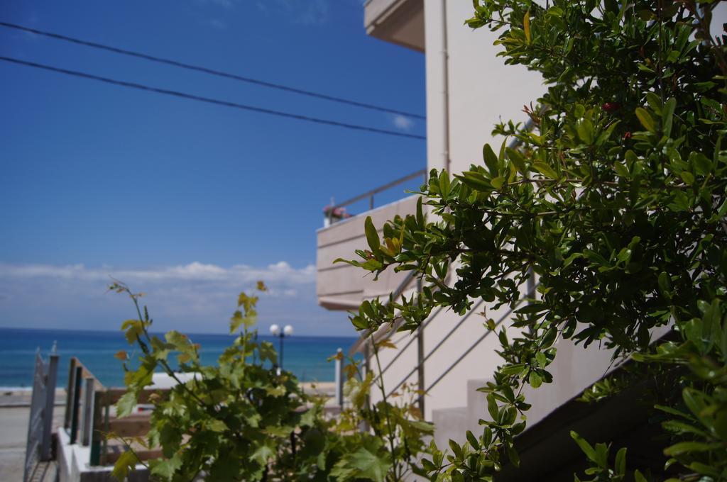 Villa Terra Kotta Paralia Vrachou Esterno foto